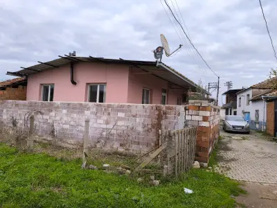 SIFIR 3+1 KÖY EVİ – URGANLI / TURGUTLU - Konut | Zero Emlak - Fotoğraf 1 Arka Plan