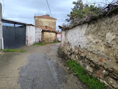 TURGUTLU DERBENT – KÖYÜN İÇİNDE 180 M² ARSA – - Konut | Zero Emlak - Fotoğraf 9 Arka Plan