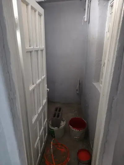 TURGUTLU YEDİEYLÜL'DE FIRSAT! KÖŞE KONUMDA, ZEMİN KAT 2+1 - Konut | Zero Emlak - Fotoğraf 5 Arka Plan