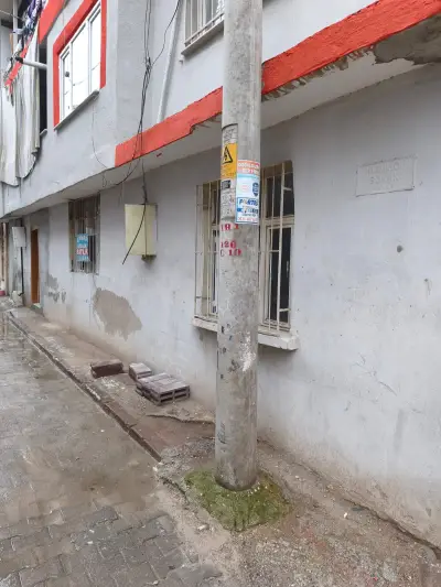 TURGUTLU YEDİEYLÜL'DE FIRSAT! KÖŞE KONUMDA, ZEMİN KAT 2+1 - Konut | Zero Emlak - Fotoğraf 8 Arka Plan