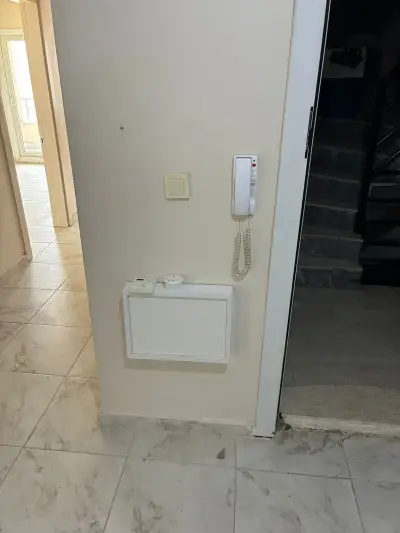 GİZEM EVLERİNDE KİRALIK 2+1 | 120 m² NET | MASRAFSIZ VE TERTEMİZ - Konut | Zero Emlak - Fotoğraf 3 Arka Plan